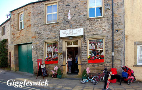 Giggleswick Picture Magnets