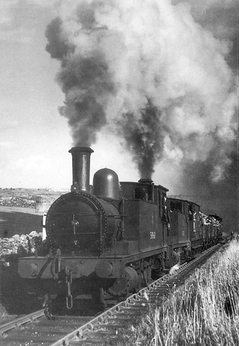 Train on Hopton incline (September 1955) postcards